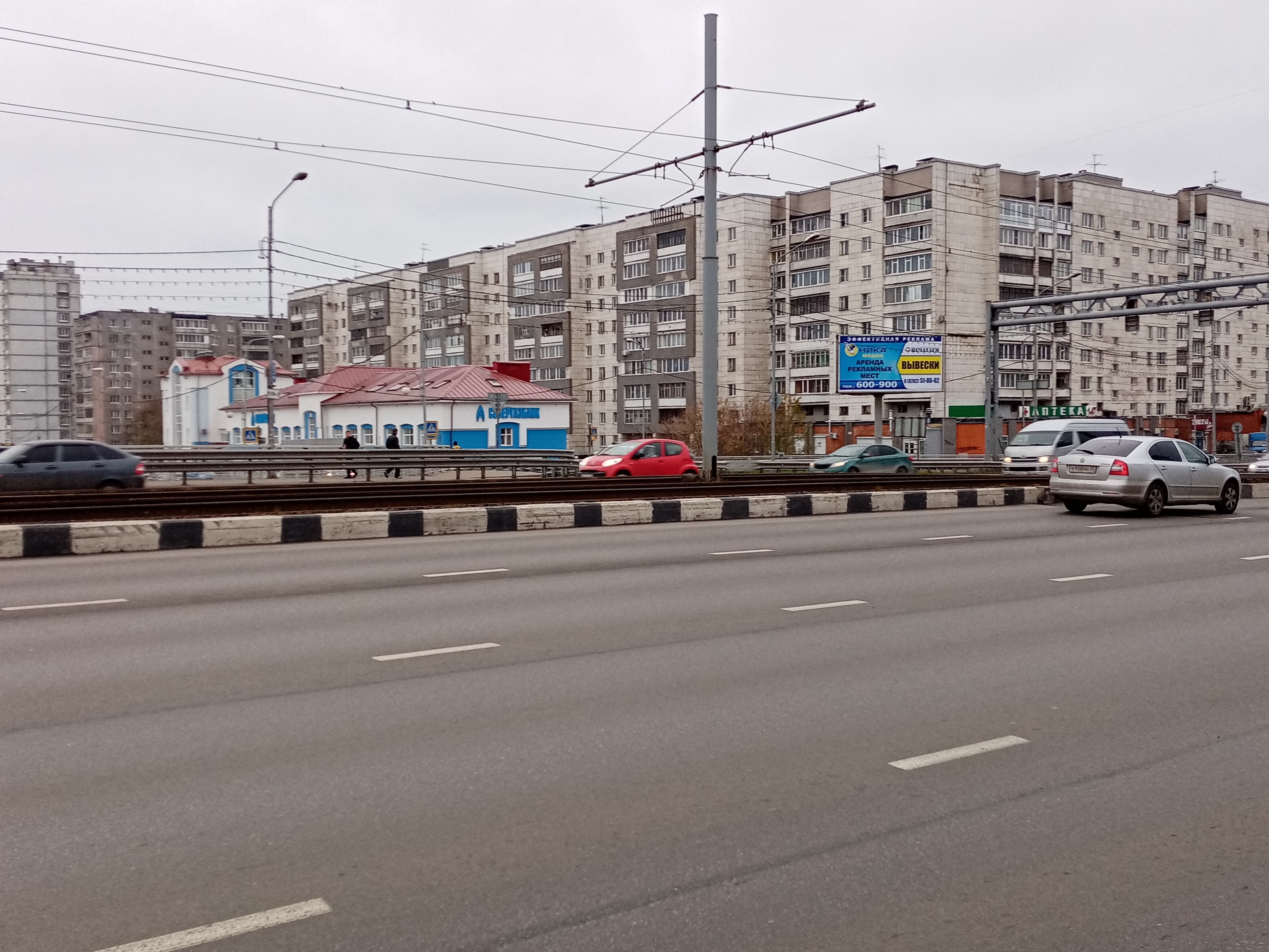 Перекресток проспектов. Череповец перекрёсток Ленина Металлургов. Перекресток на проспекте Коммунистическом. Кольцевые перекрестки Череповец. Пр Победы 85г Череповец.